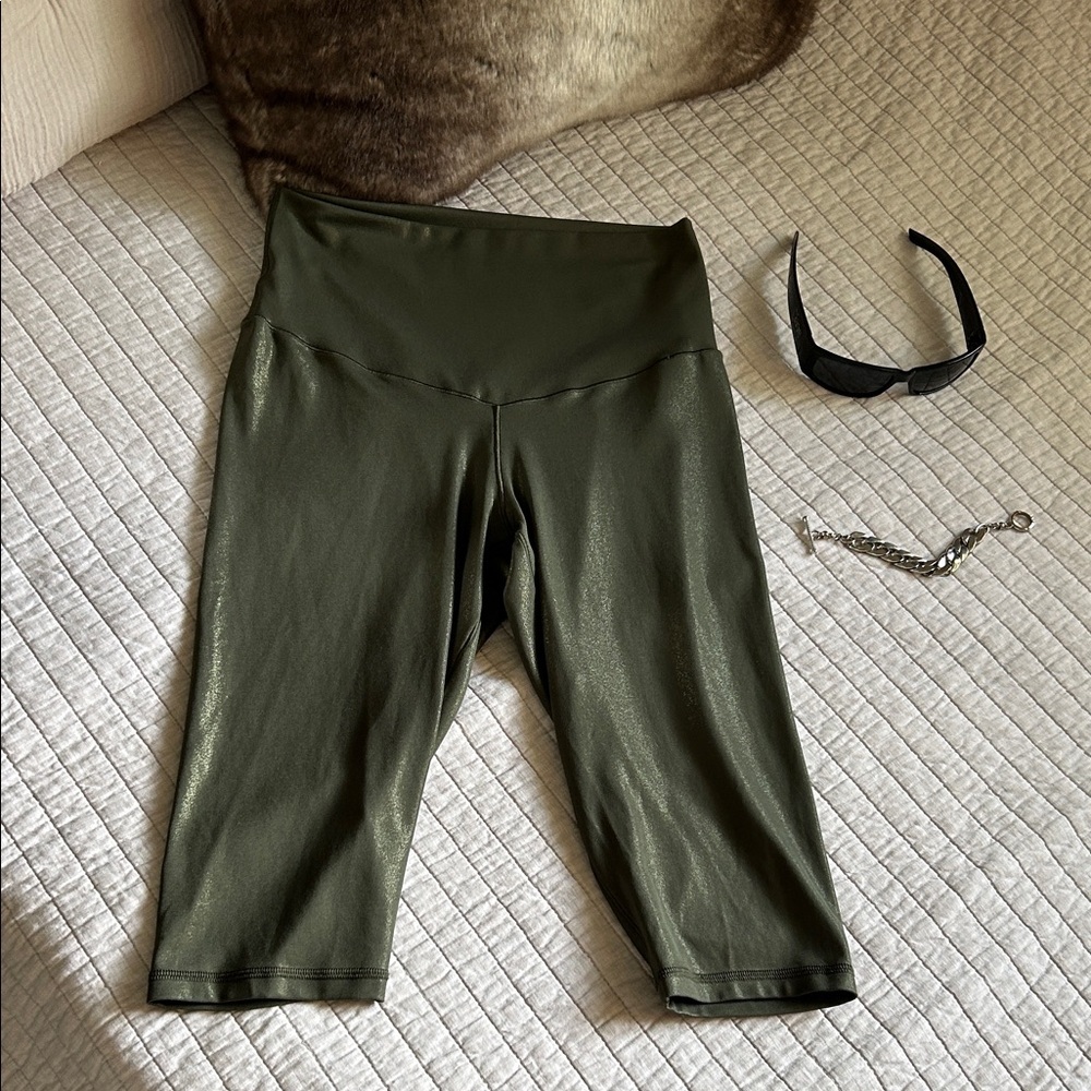 Aerie Offline real me crop high rise leggings/bike shorts green gold shimmer L​